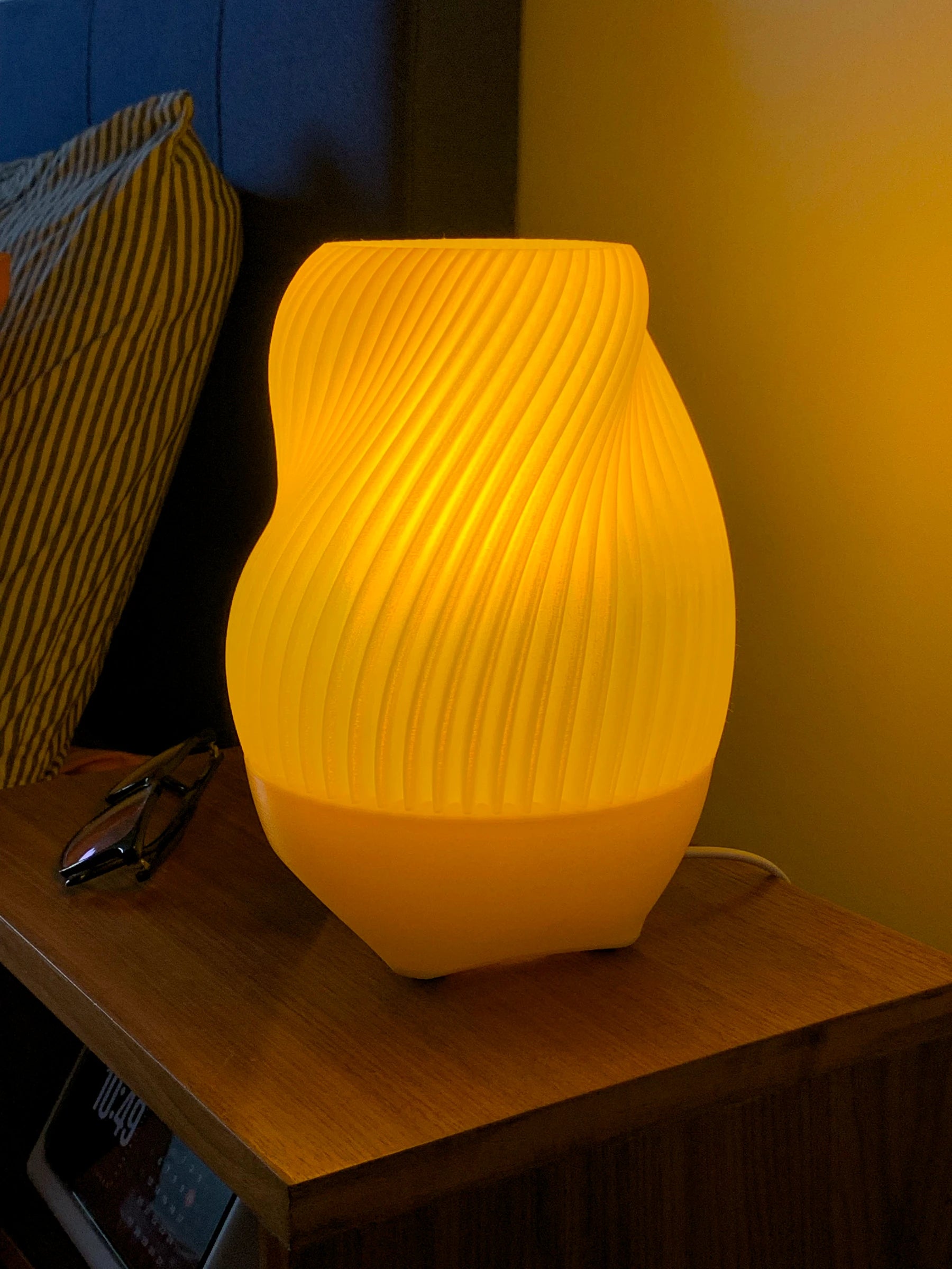 Tama Lamp