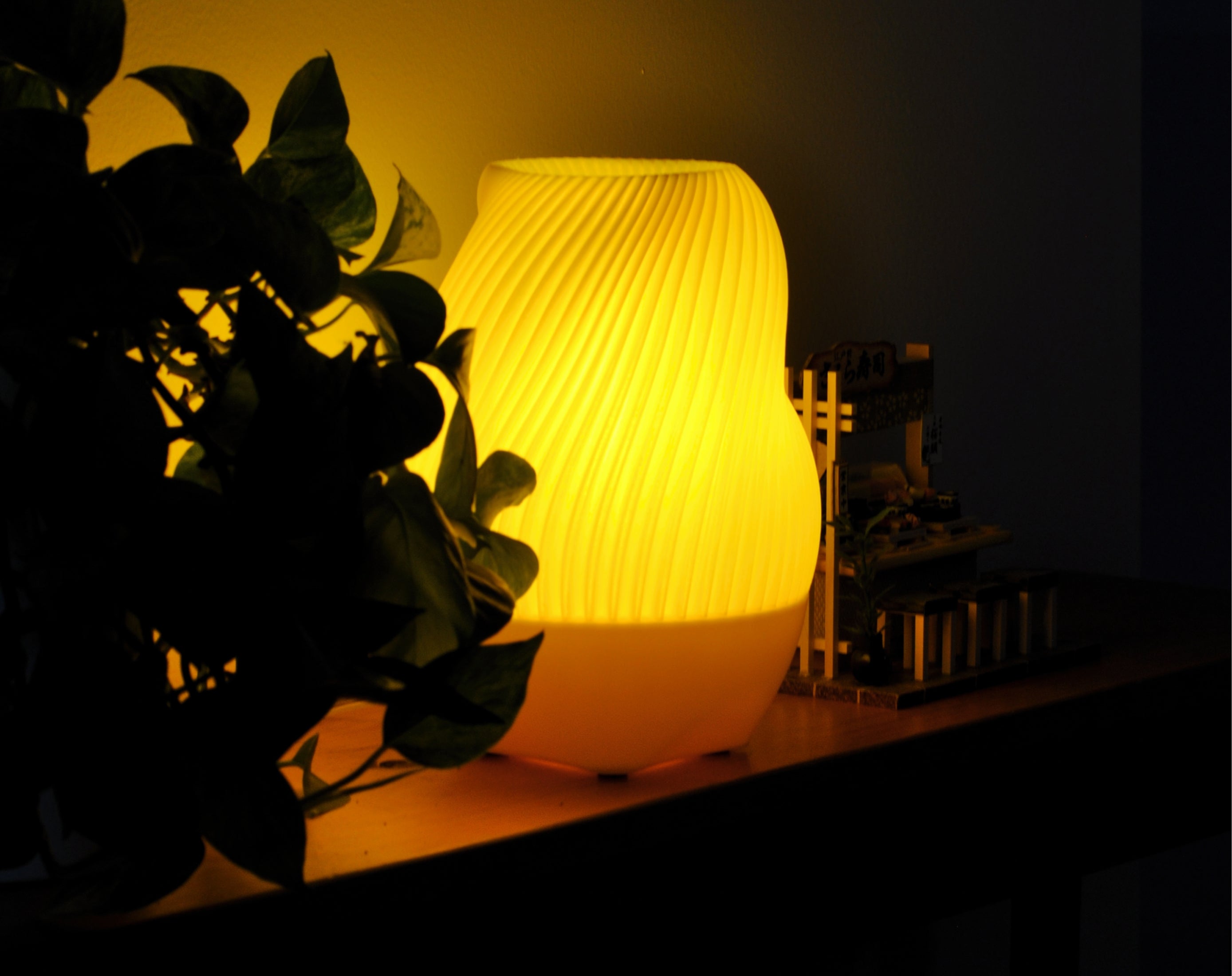 Tama Lamp